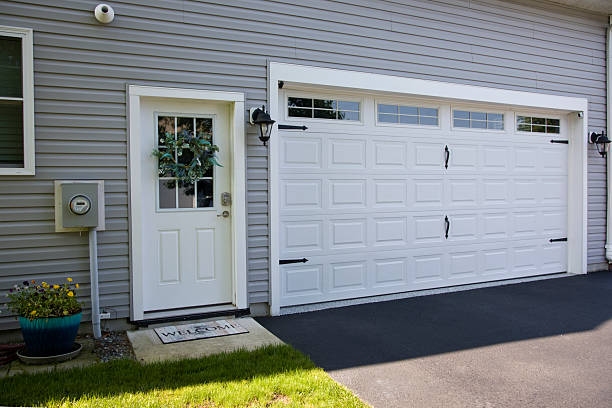24/7 Emergency Garage Door Panel Replacement experts in Johnstown, NY